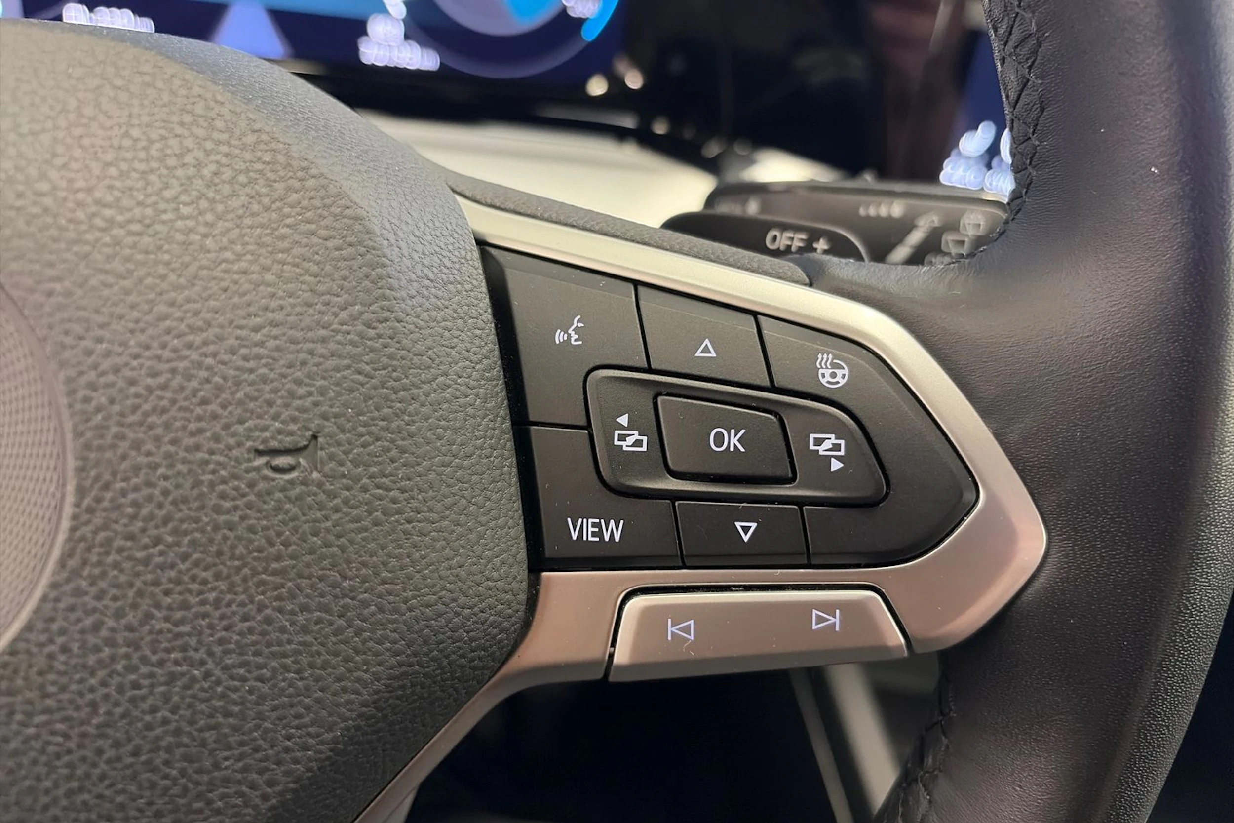 harmaa Volkswagen Golf 2022 kuva 16.