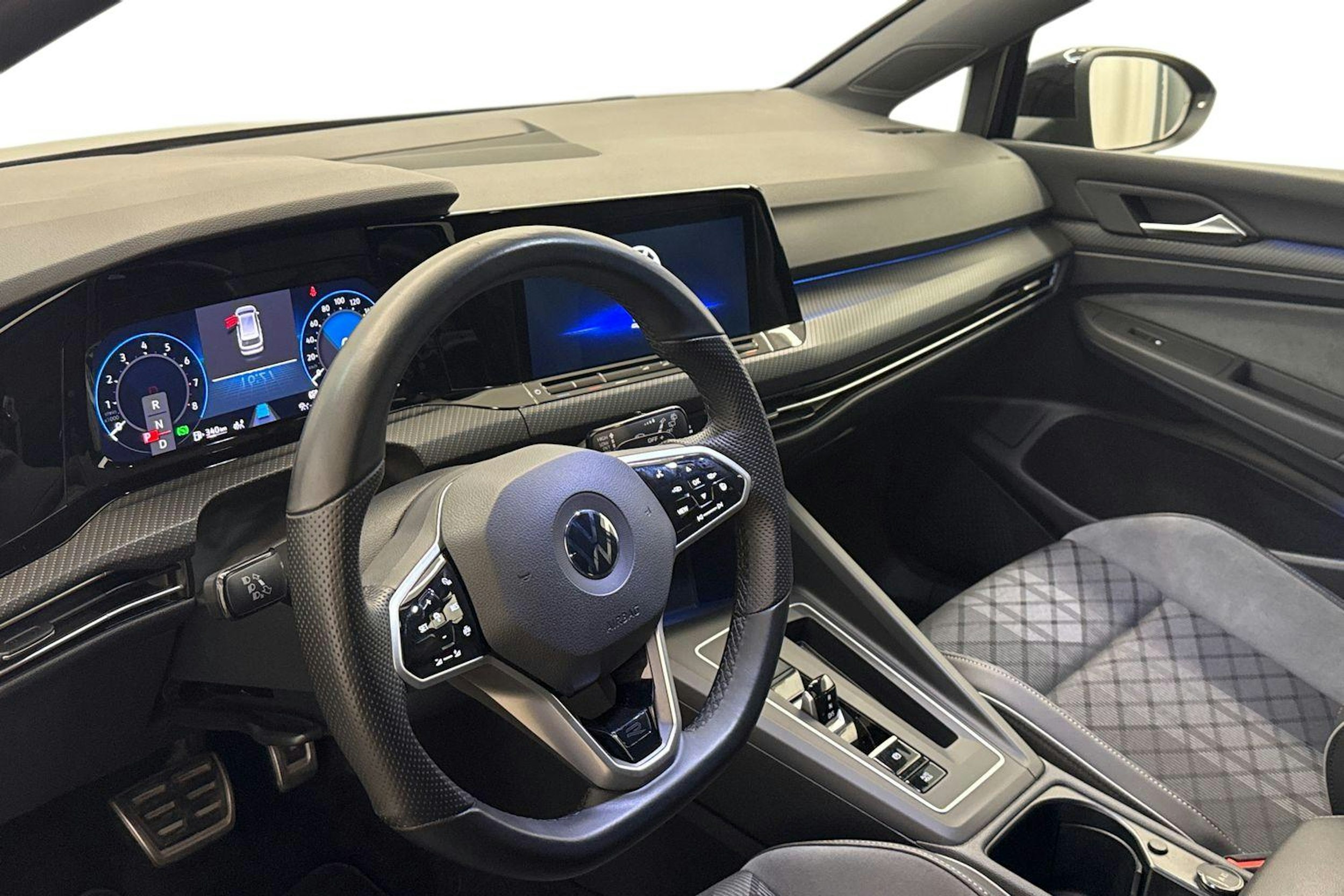 Musta Volkswagen GOLF 2022 kuva 6.