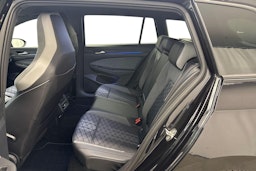 Musta Volkswagen GOLF 2022 kuva 8.