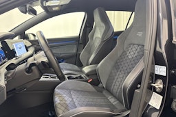 Musta Volkswagen GOLF 2022 kuva 12.