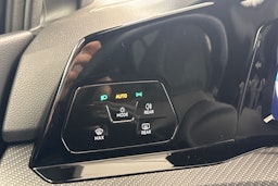 Musta Volkswagen GOLF 2022 kuva 13.