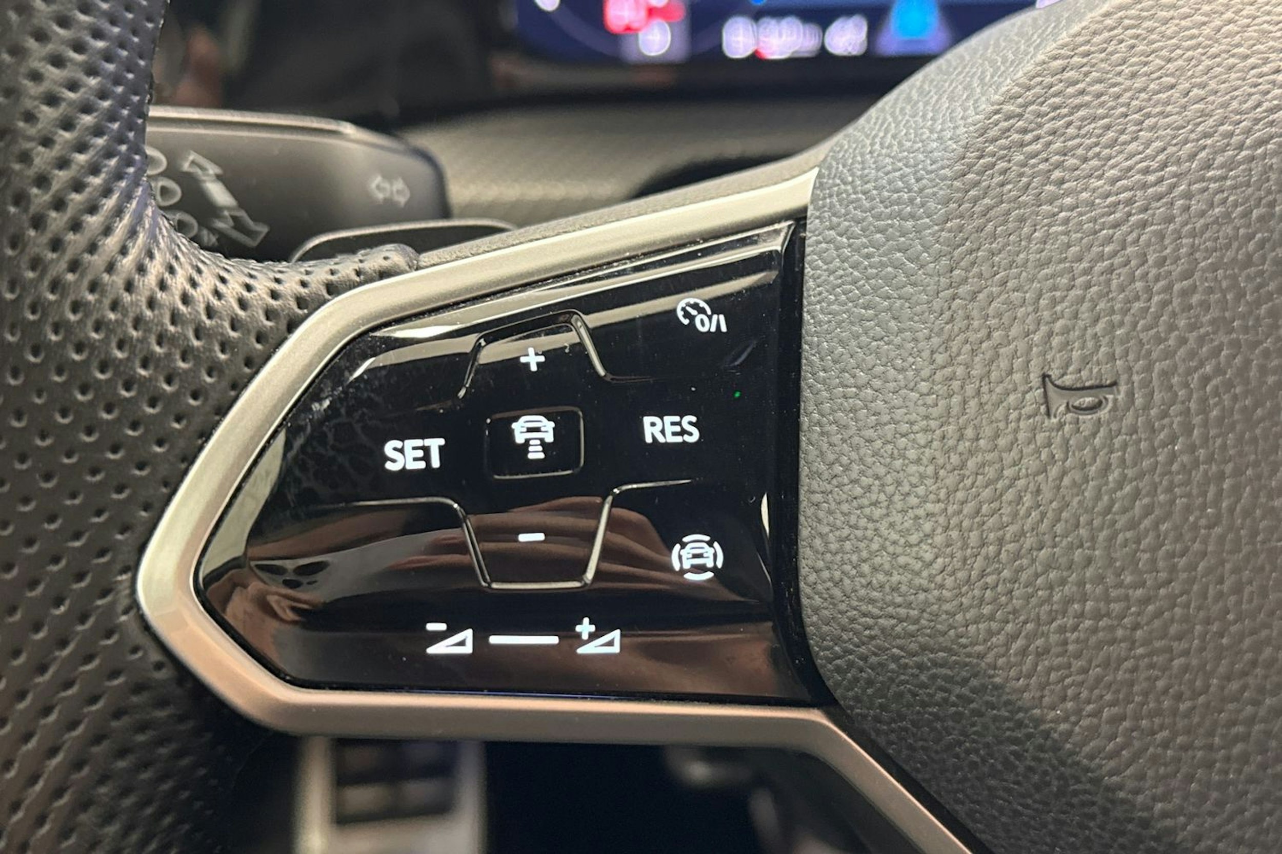 Musta Volkswagen GOLF 2022 kuva 14.