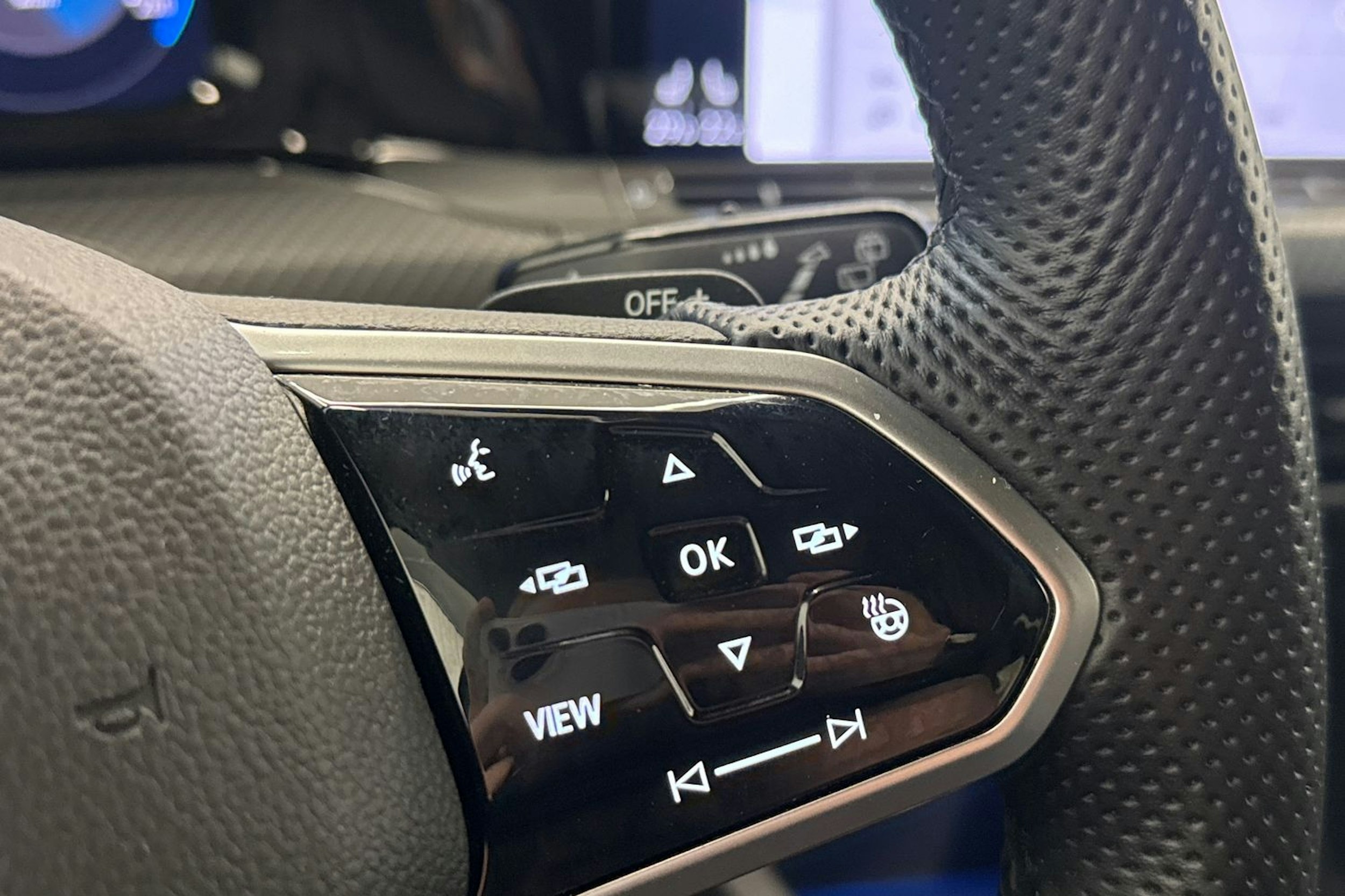 Musta Volkswagen GOLF 2022 kuva 15.