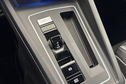 Musta Volkswagen GOLF 2022 kuva 17.