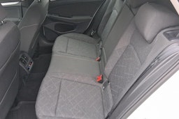 valkoinen Volkswagen Golf 2022 kuva 10.
