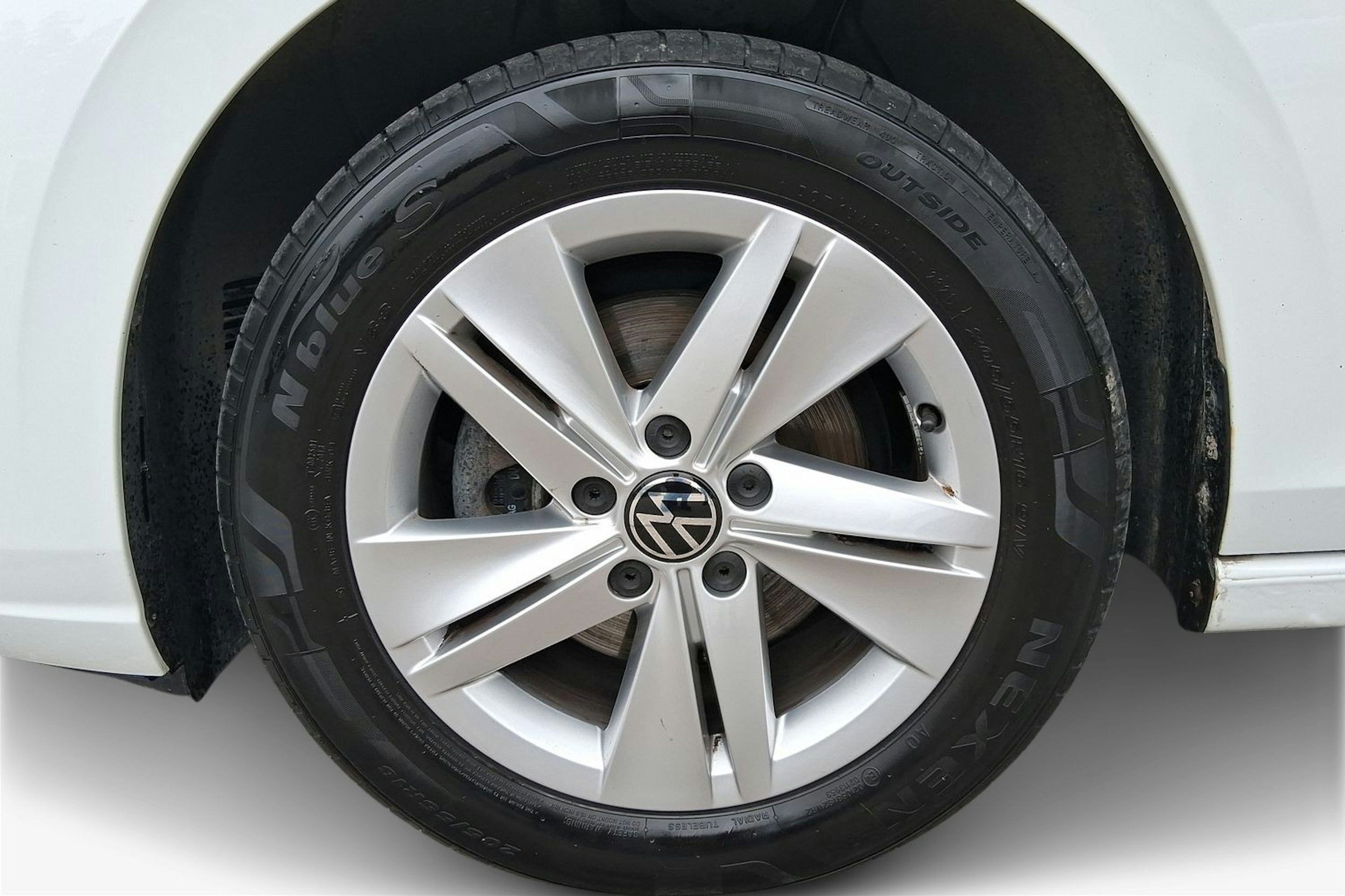 valkoinen Volkswagen Golf 2022 kuva 11.