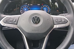valkoinen Volkswagen Golf 2022 kuva 15.