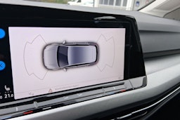 valkoinen Volkswagen Golf 2022 kuva 18.