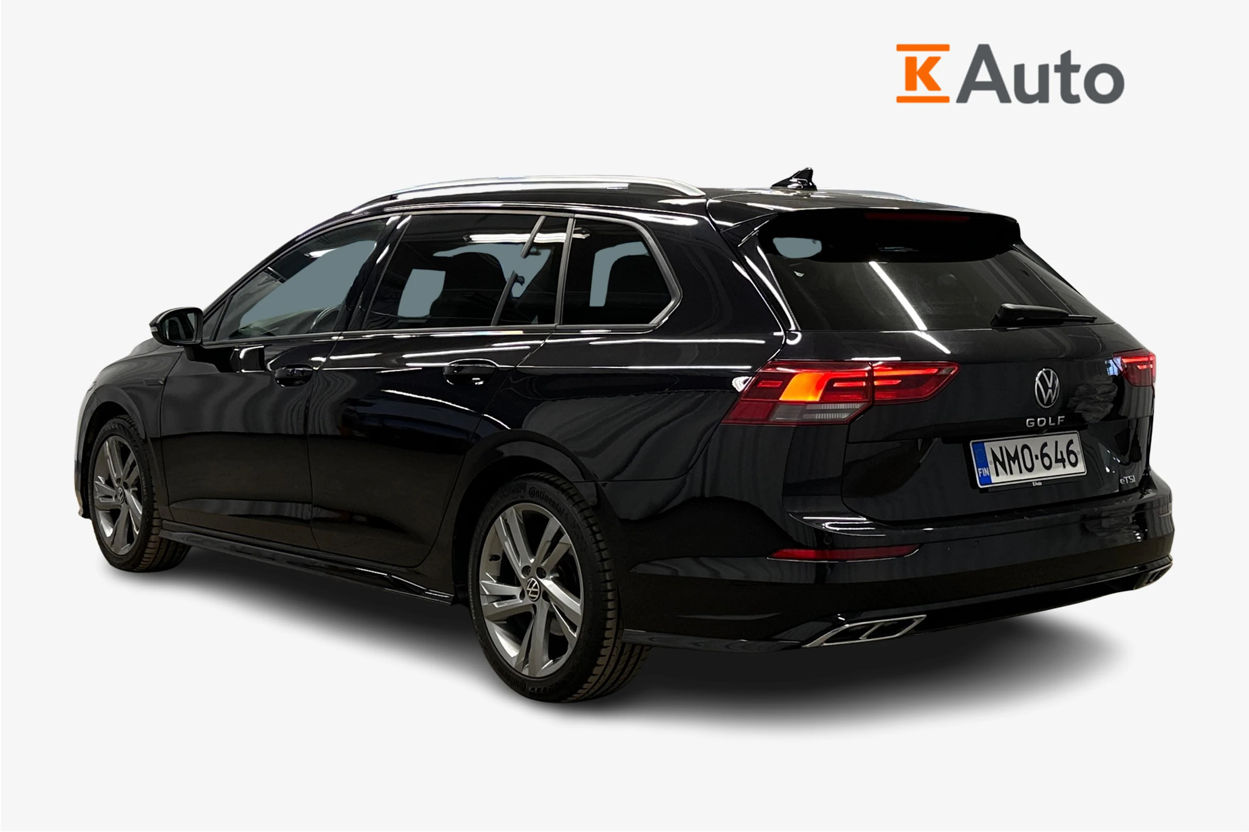 musta Volkswagen Golf 2022 kuva 2.