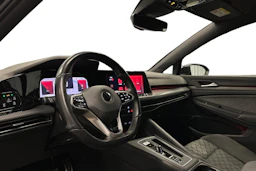 musta Volkswagen Golf 2022 kuva 6.