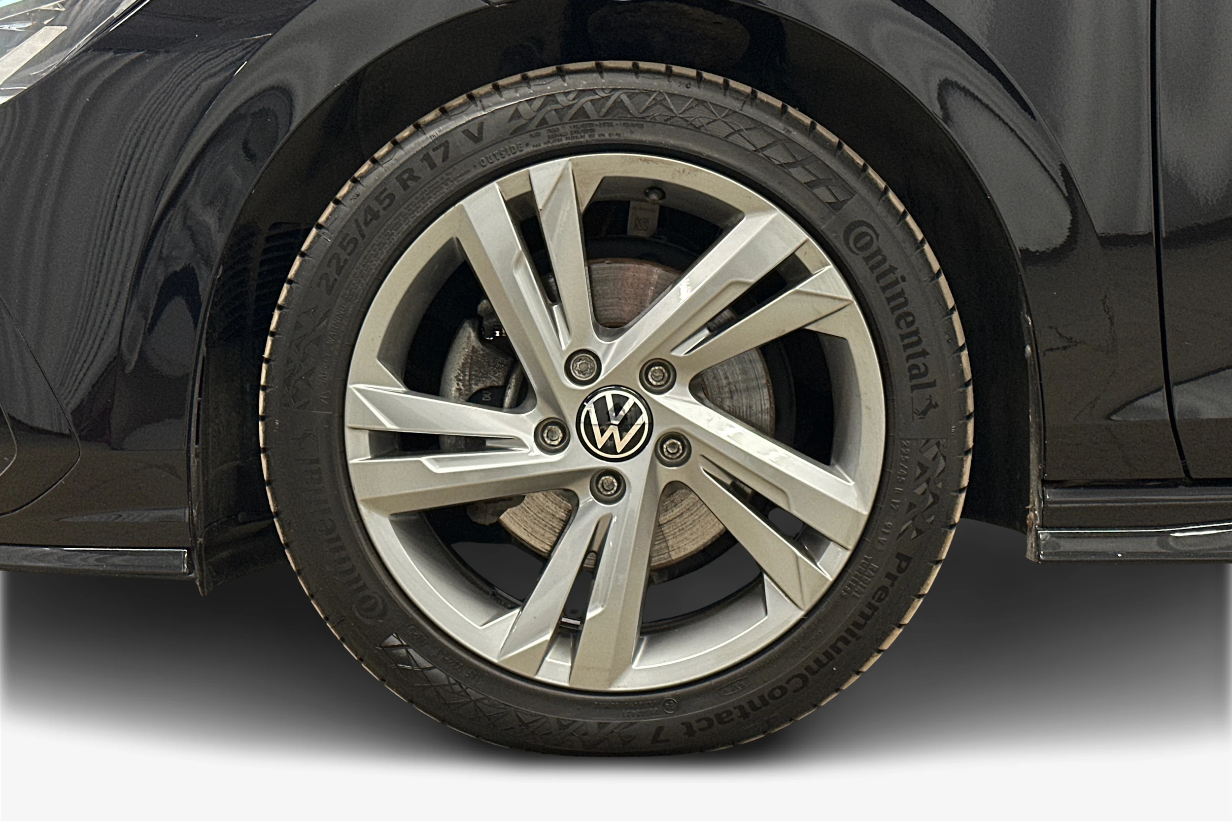 musta Volkswagen Golf 2022 kuva 9.