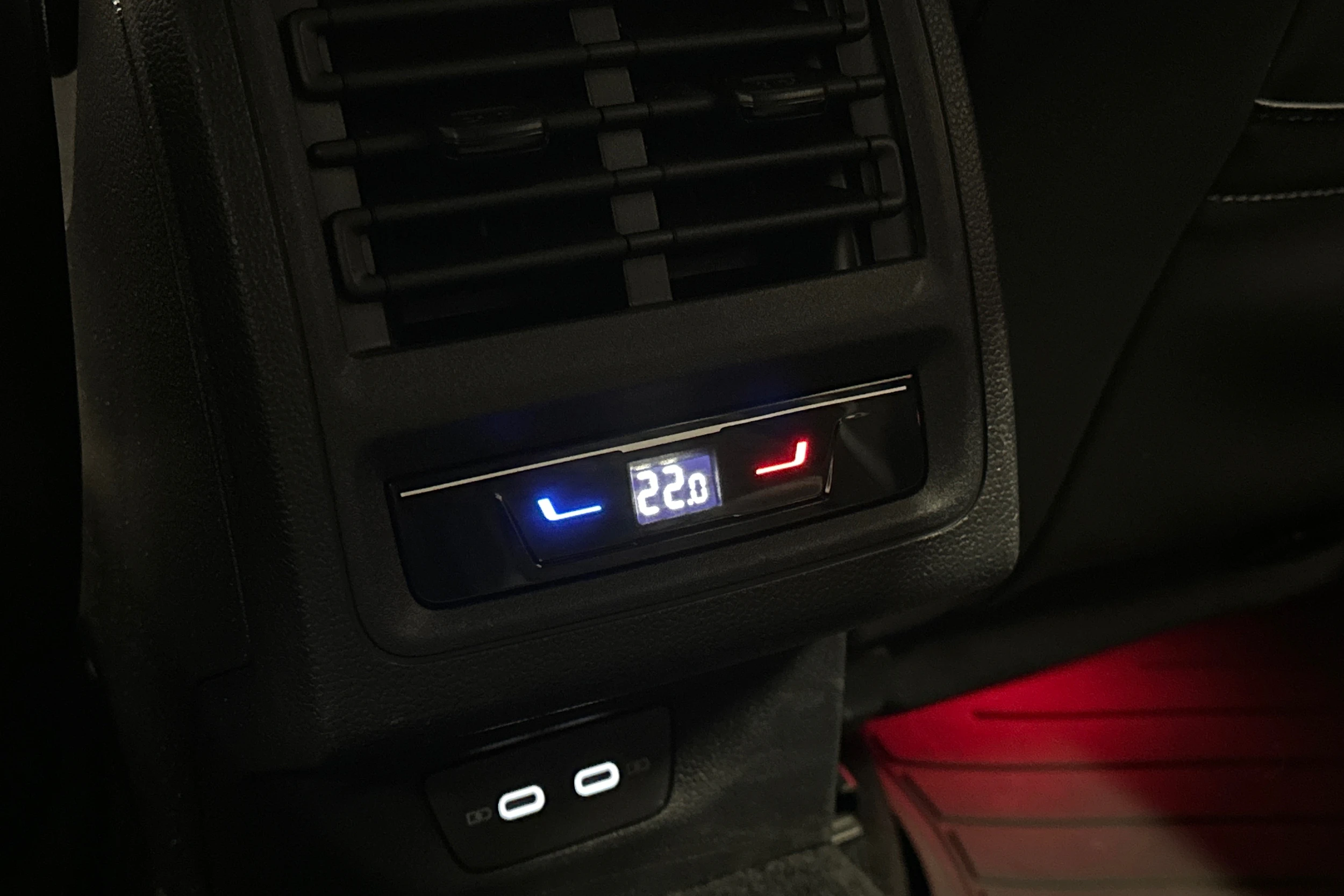 musta Volkswagen Golf 2022 kuva 14.