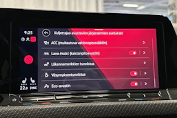 musta Volkswagen Golf 2022 kuva 23.