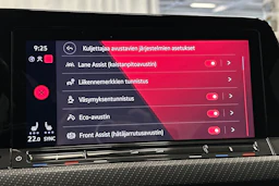 musta Volkswagen Golf 2022 kuva 24.