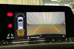 musta Volkswagen Golf 2022 kuva 26.