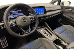 sininen Volkswagen Golf 2022 kuva 8.