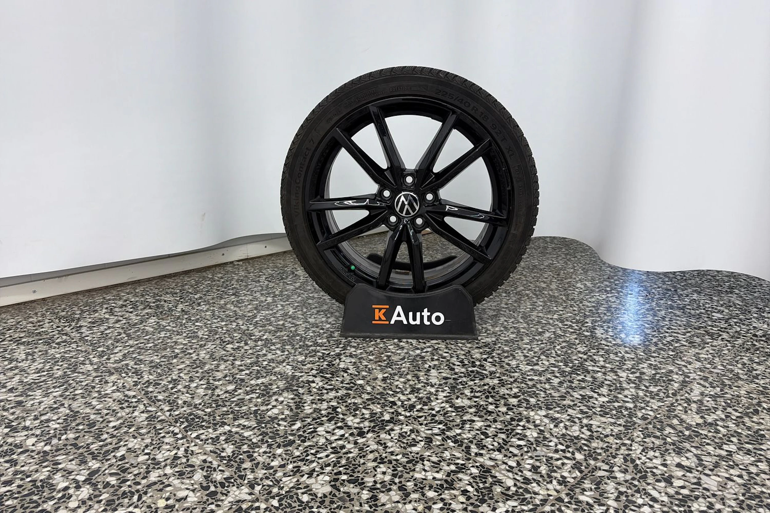 sininen Volkswagen Golf 2022 kuva 13.