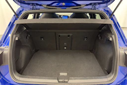 sininen Volkswagen Golf 2022 kuva 15.