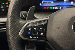 sininen Volkswagen Golf 2022 kuva 18.