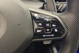 sininen Volkswagen Golf 2022 kuva 19.
