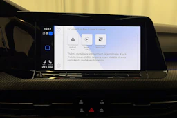 sininen Volkswagen Golf 2022 kuva 22.
