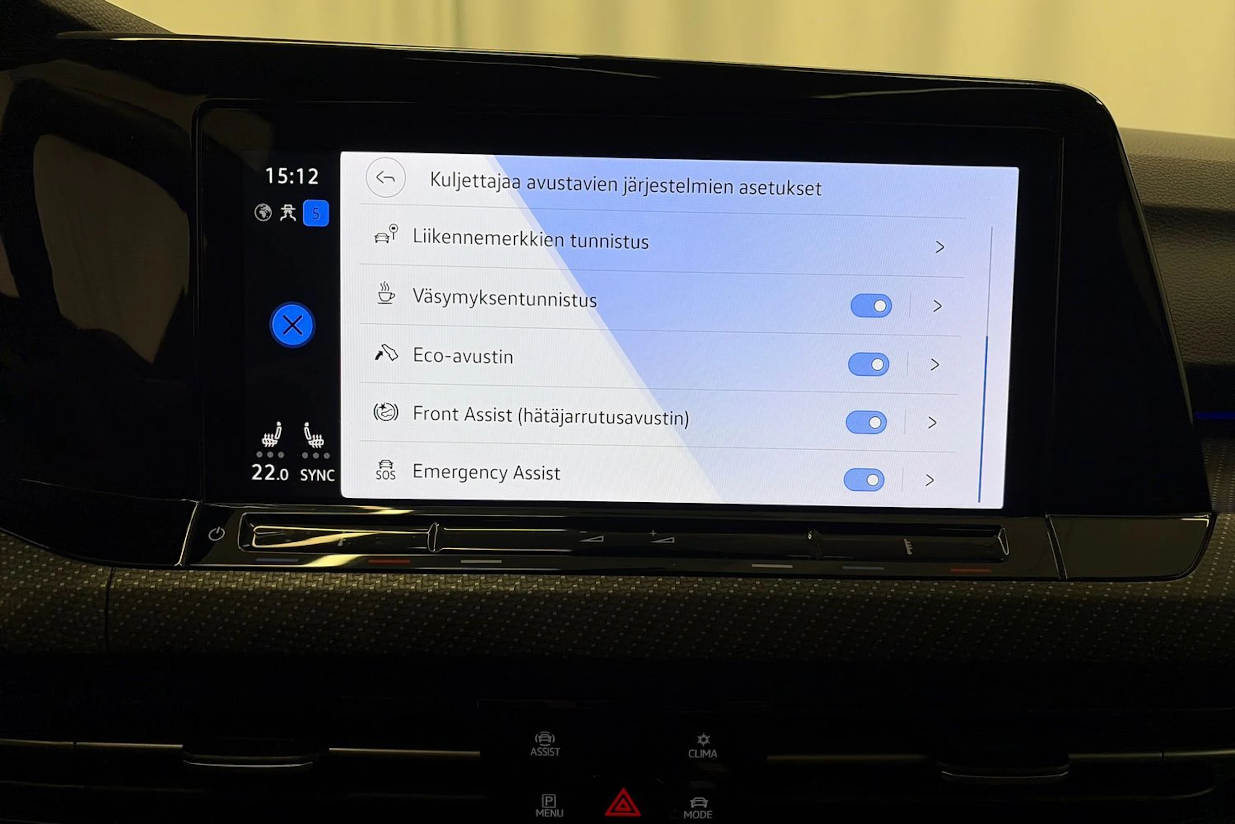 sininen Volkswagen Golf 2022 kuva 24.