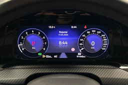 musta Volkswagen Golf 2022 kuva 23.