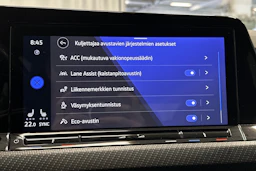 musta Volkswagen Golf 2022 kuva 27.