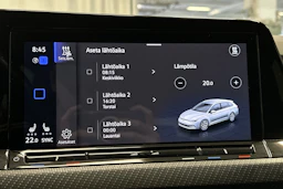 musta Volkswagen Golf 2022 kuva 29.