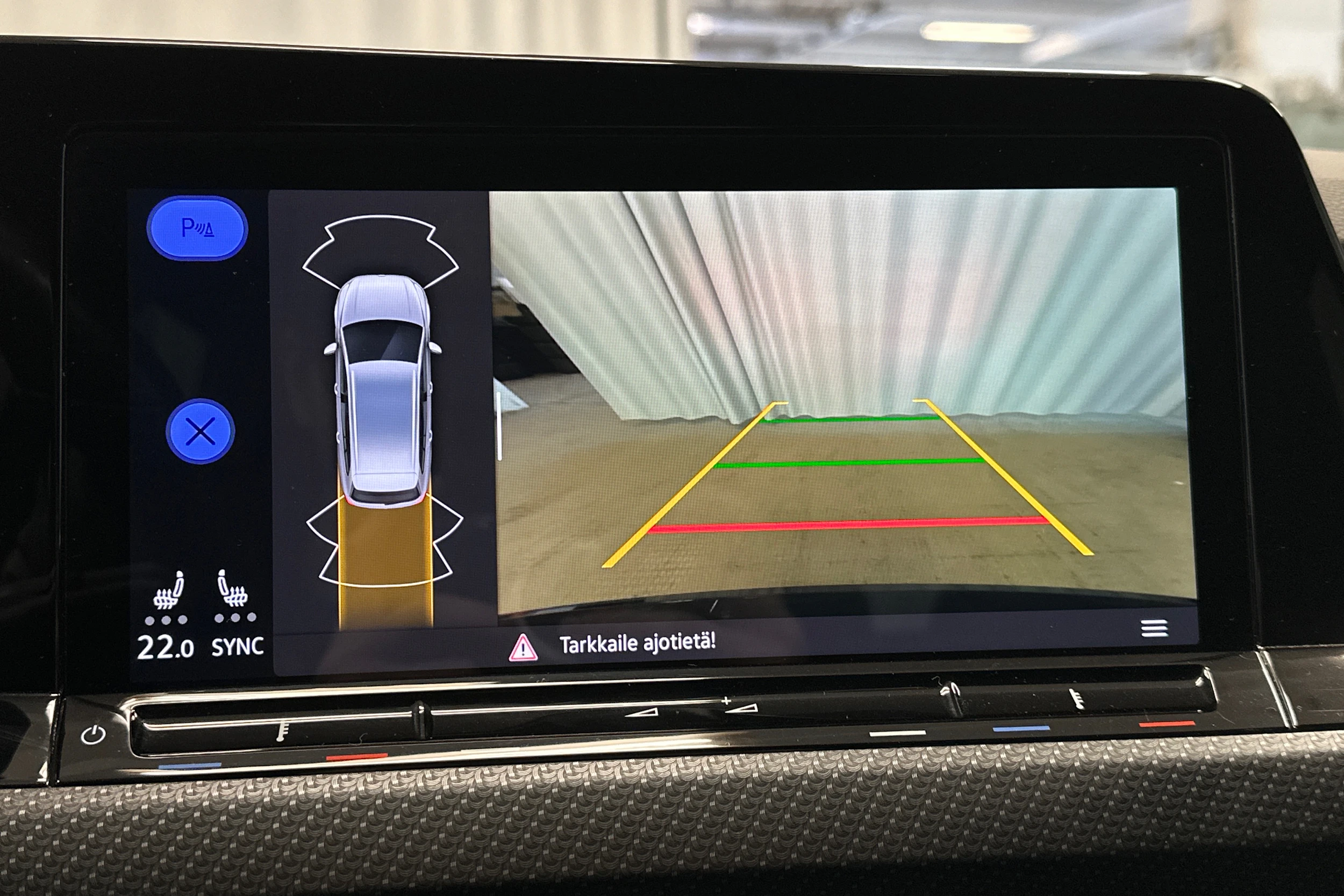 musta Volkswagen Golf 2022 kuva 30.