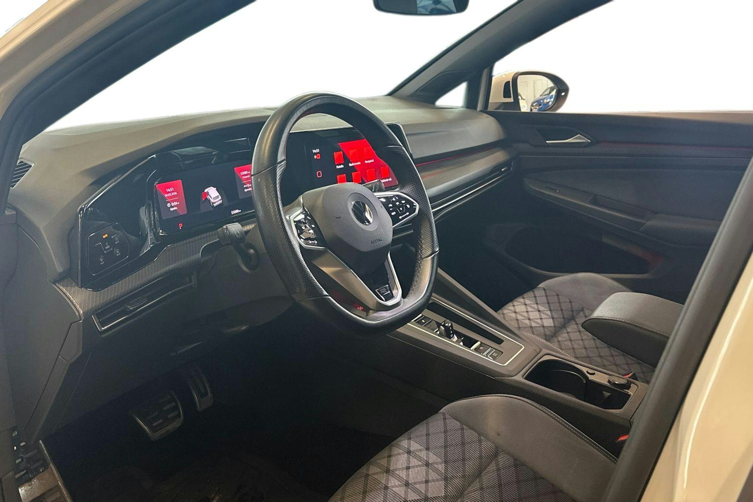 valkoinen Volkswagen Golf 2022 kuva 7.