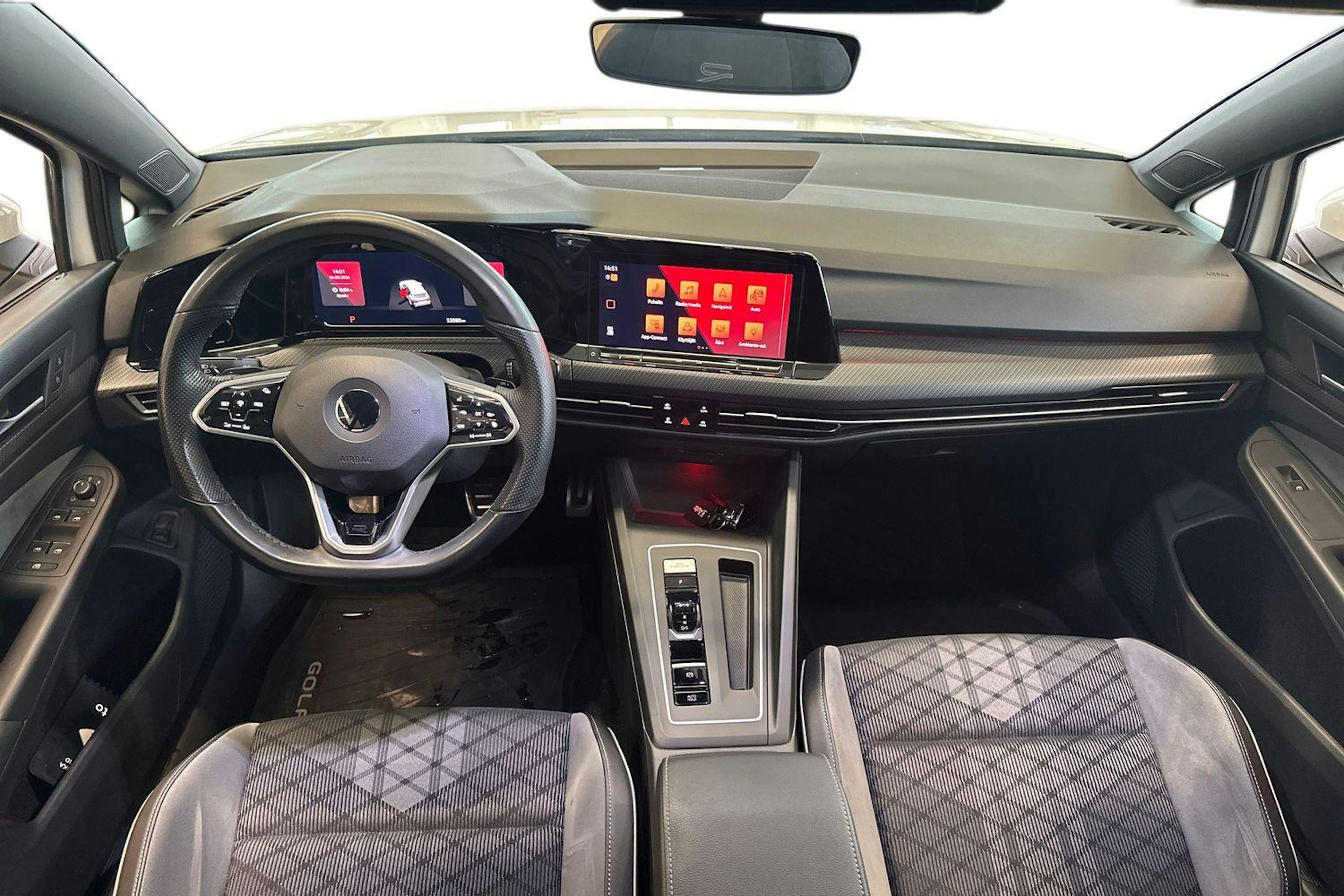 valkoinen Volkswagen Golf 2022 kuva 9.