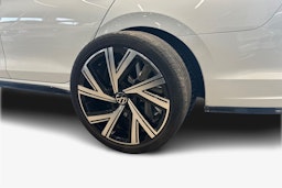 valkoinen Volkswagen Golf 2022 kuva 11.