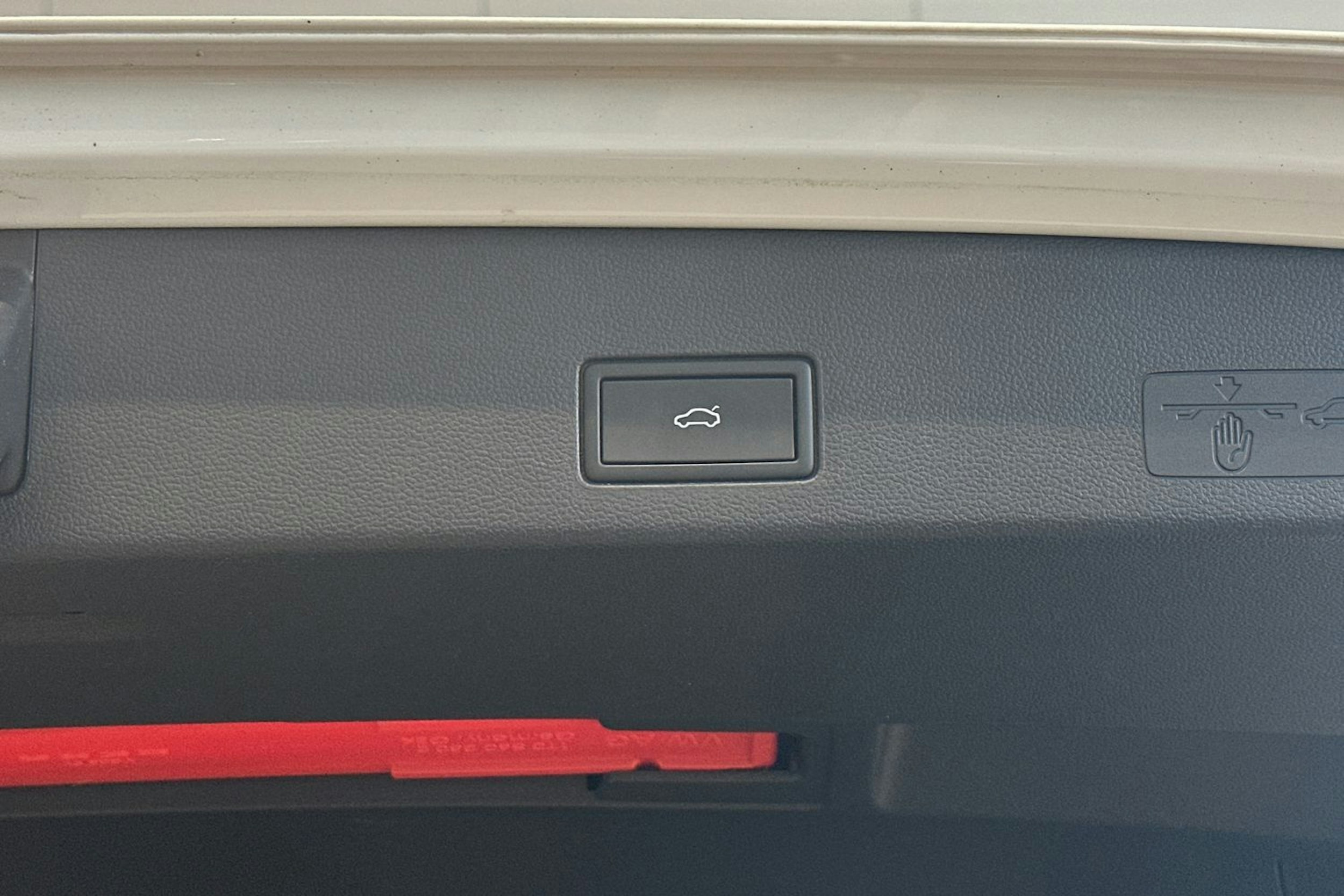 valkoinen Volkswagen Golf 2022 kuva 17.