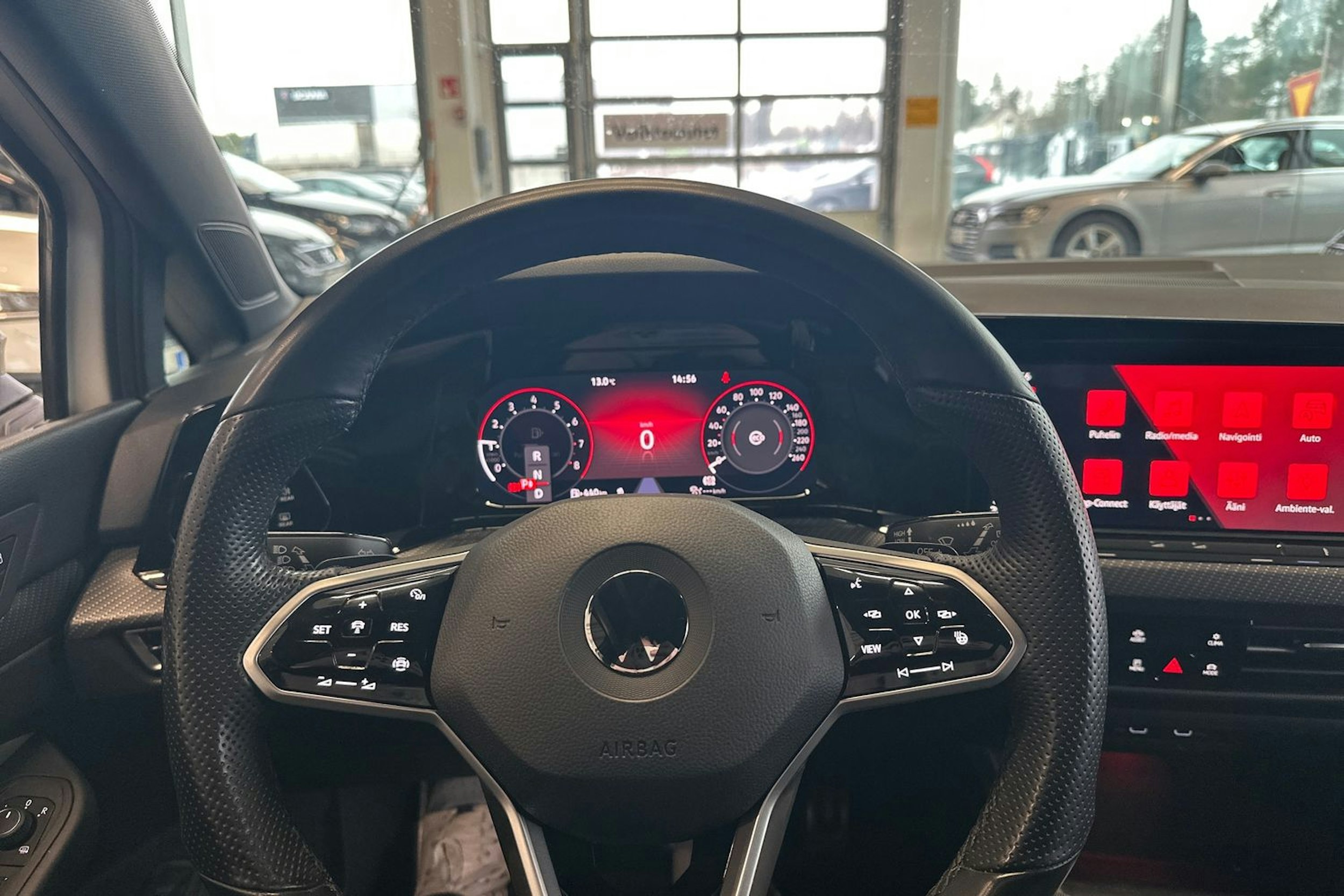 valkoinen Volkswagen Golf 2022 kuva 25.