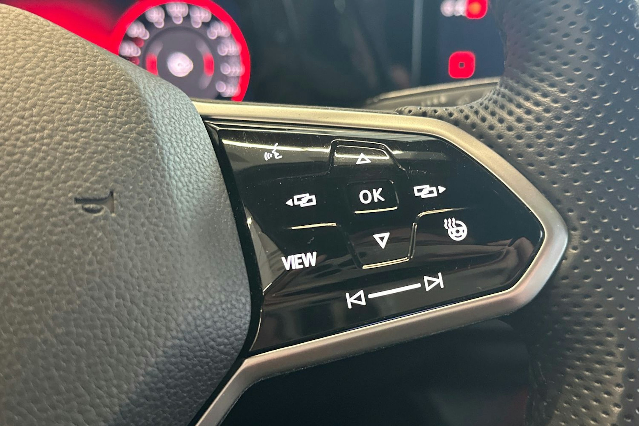 valkoinen Volkswagen Golf 2022 kuva 27.