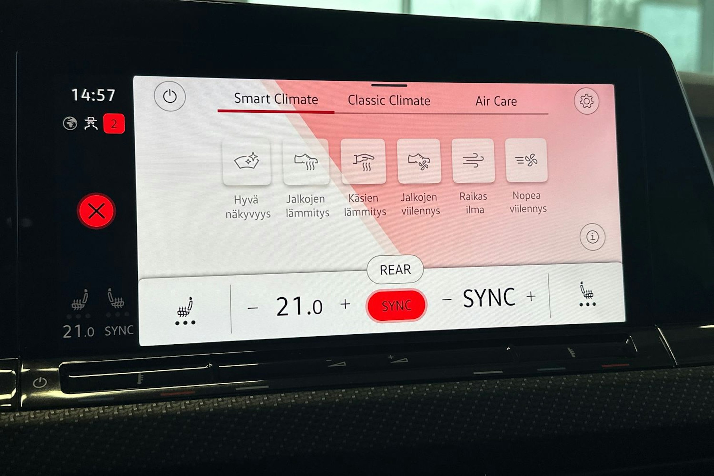 valkoinen Volkswagen Golf 2022 kuva 31.