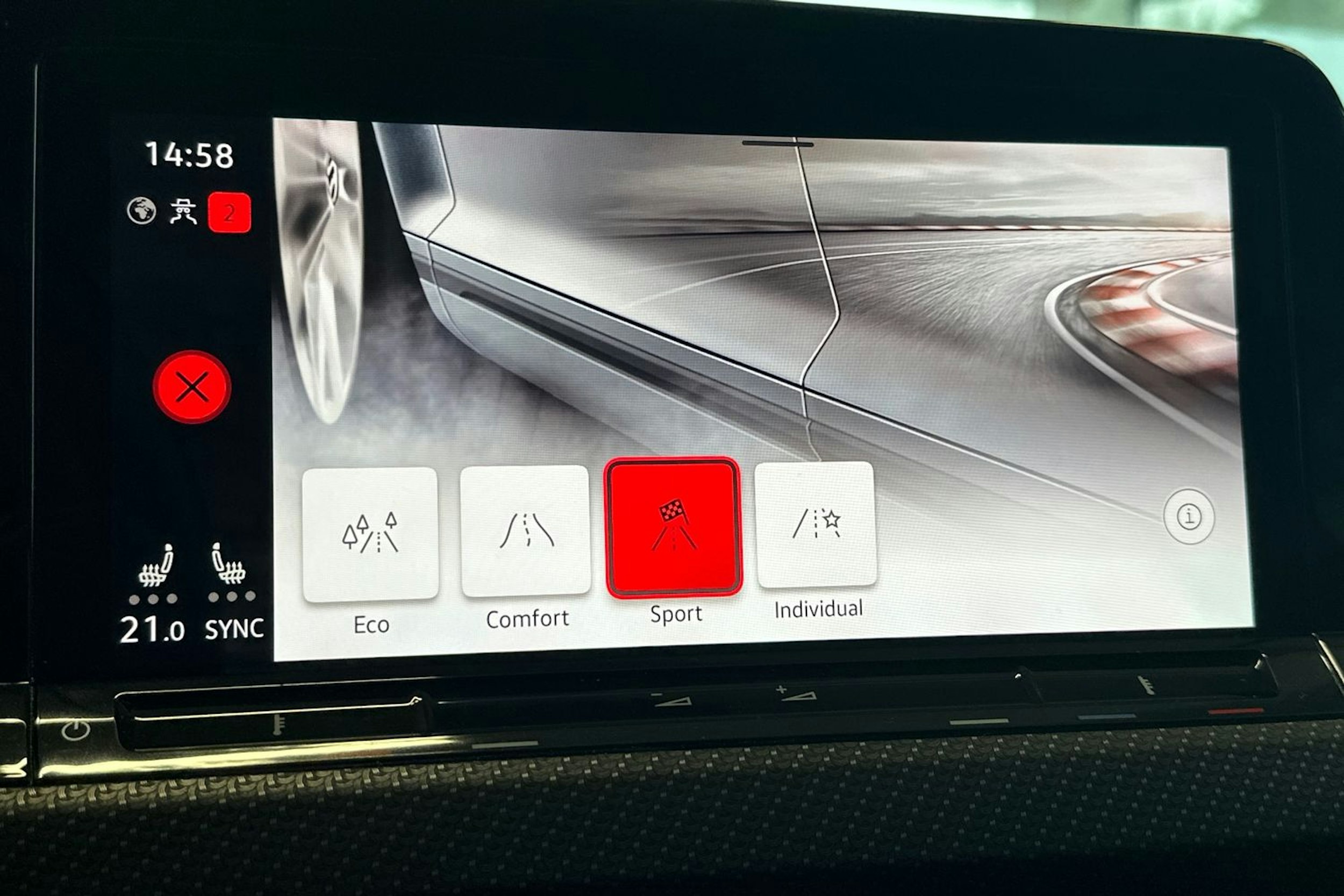 valkoinen Volkswagen Golf 2022 kuva 36.