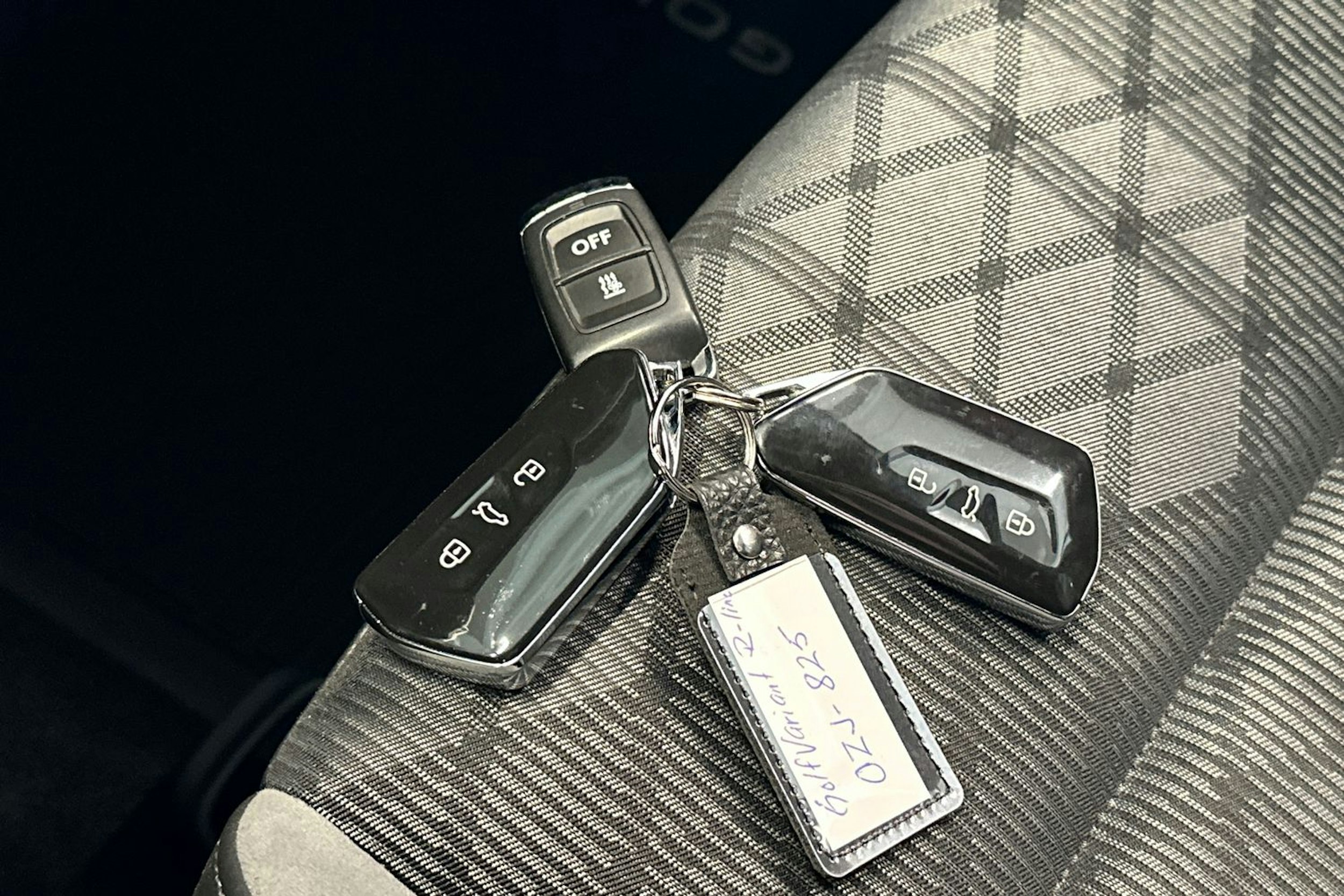 valkoinen Volkswagen Golf 2022 kuva 38.