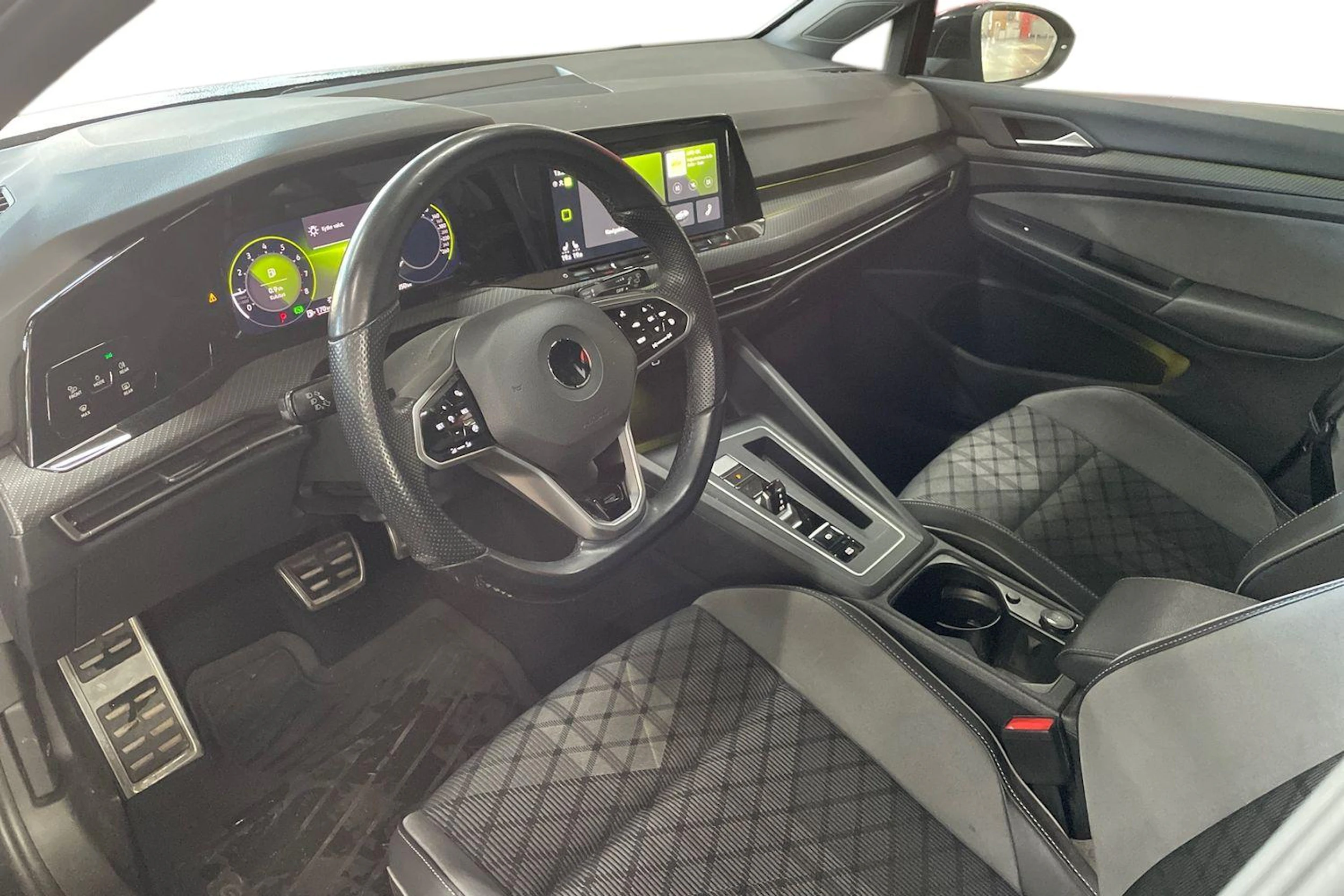 musta Volkswagen Golf 2022 kuva 3.