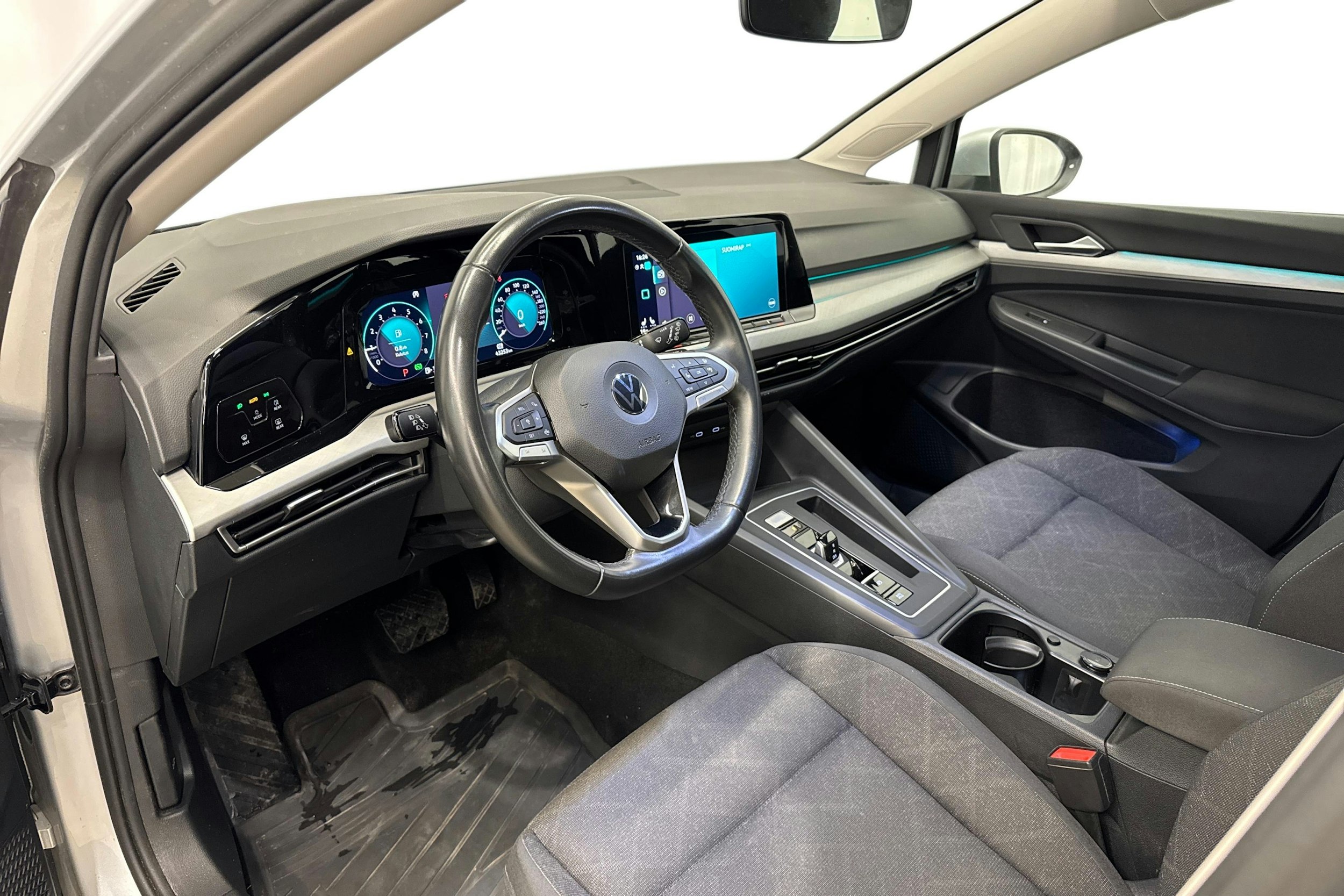 harmaa Volkswagen Golf 2022 kuva 6.