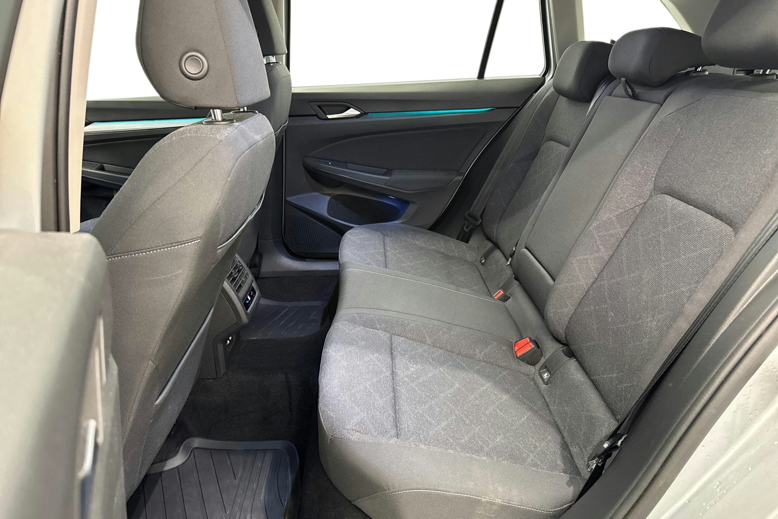 harmaa Volkswagen Golf 2022 kuva 9.