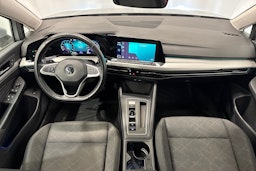 harmaa Volkswagen Golf 2022 kuva 11.