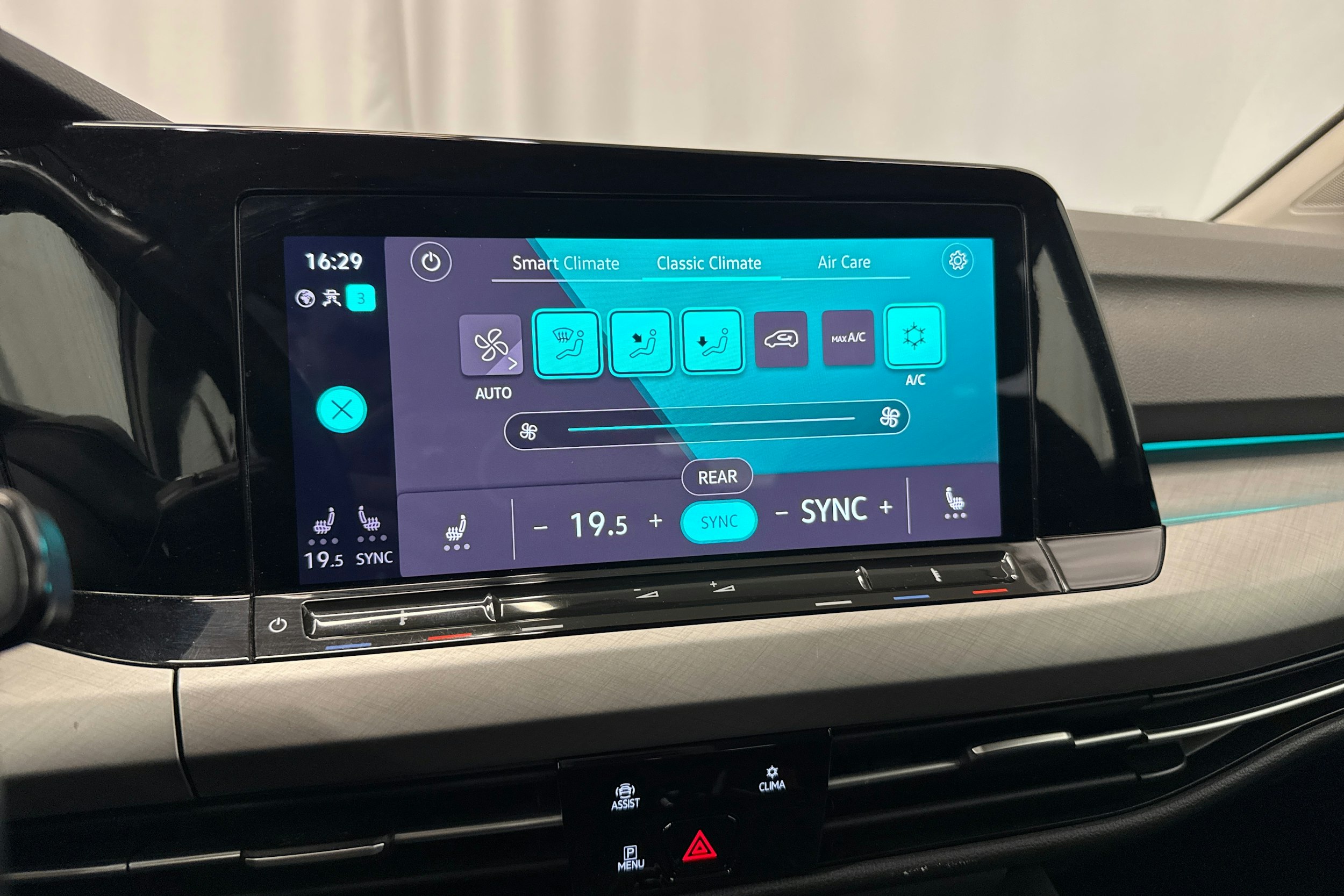 harmaa Volkswagen Golf 2022 kuva 19.