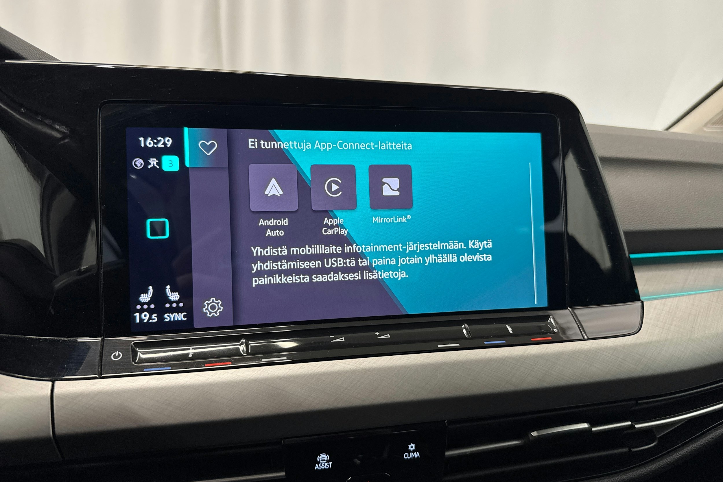 harmaa Volkswagen Golf 2022 kuva 20.