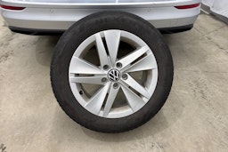 harmaa Volkswagen Golf 2022 kuva 24.