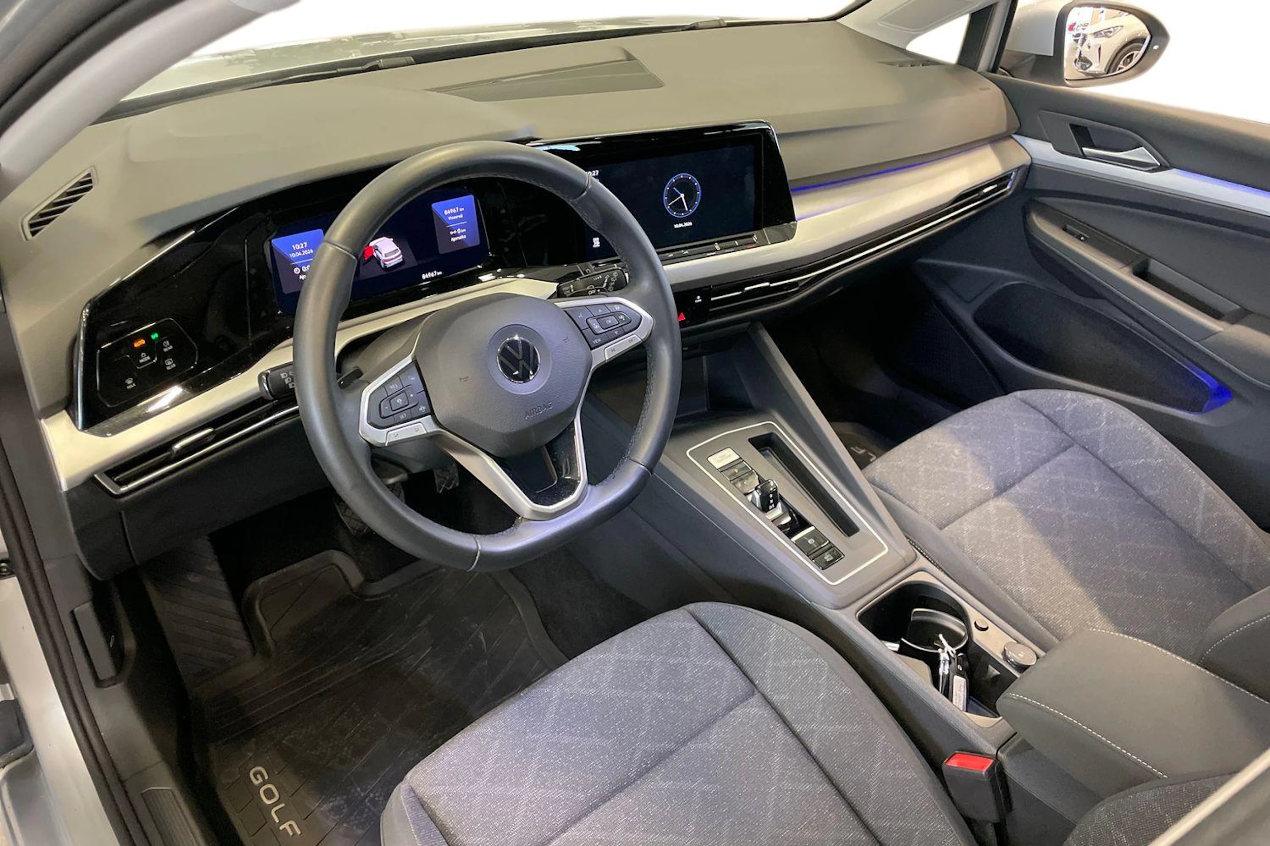 harmaa Volkswagen Golf 2022 kuva 6.