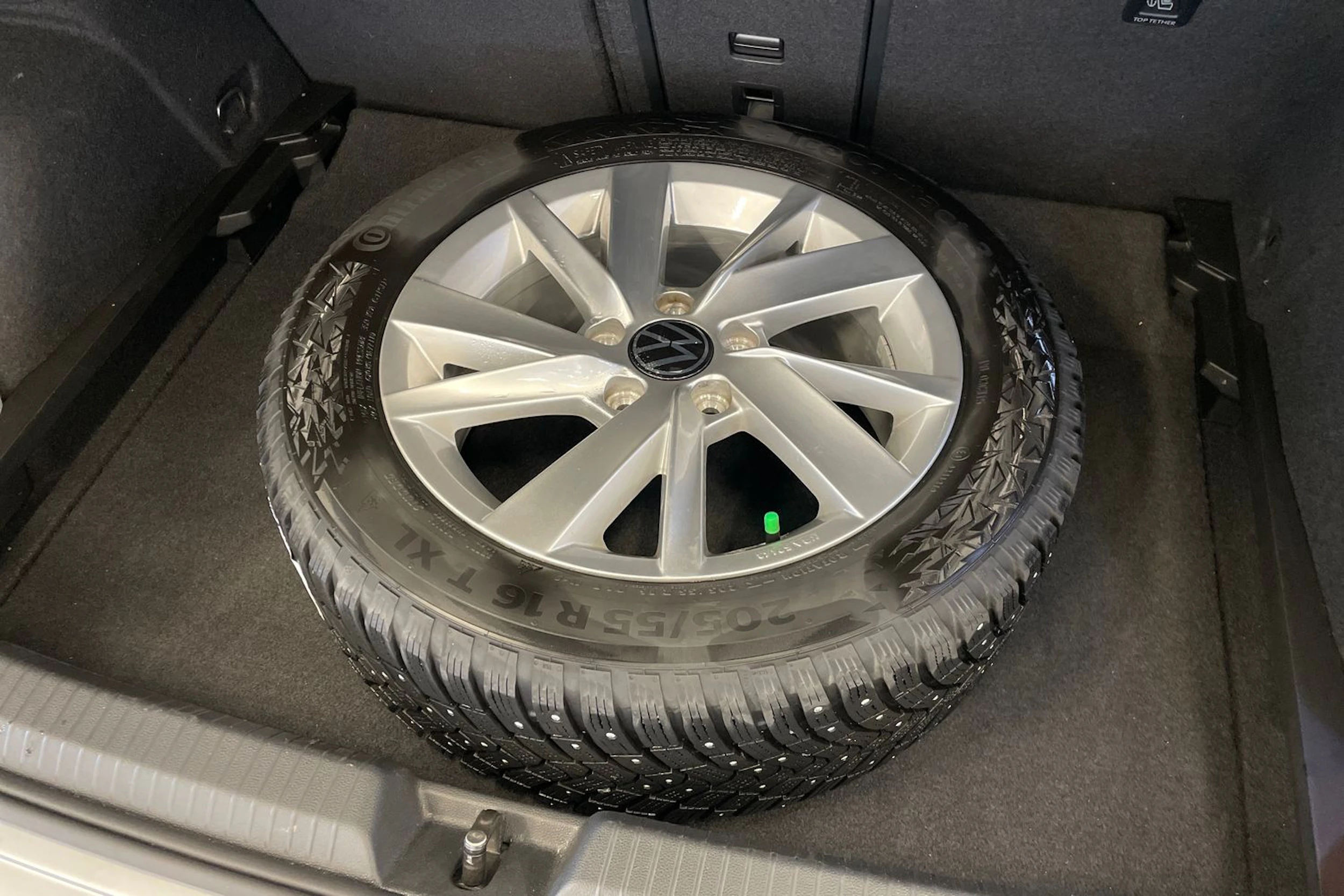 harmaa Volkswagen Golf 2022 kuva 10.