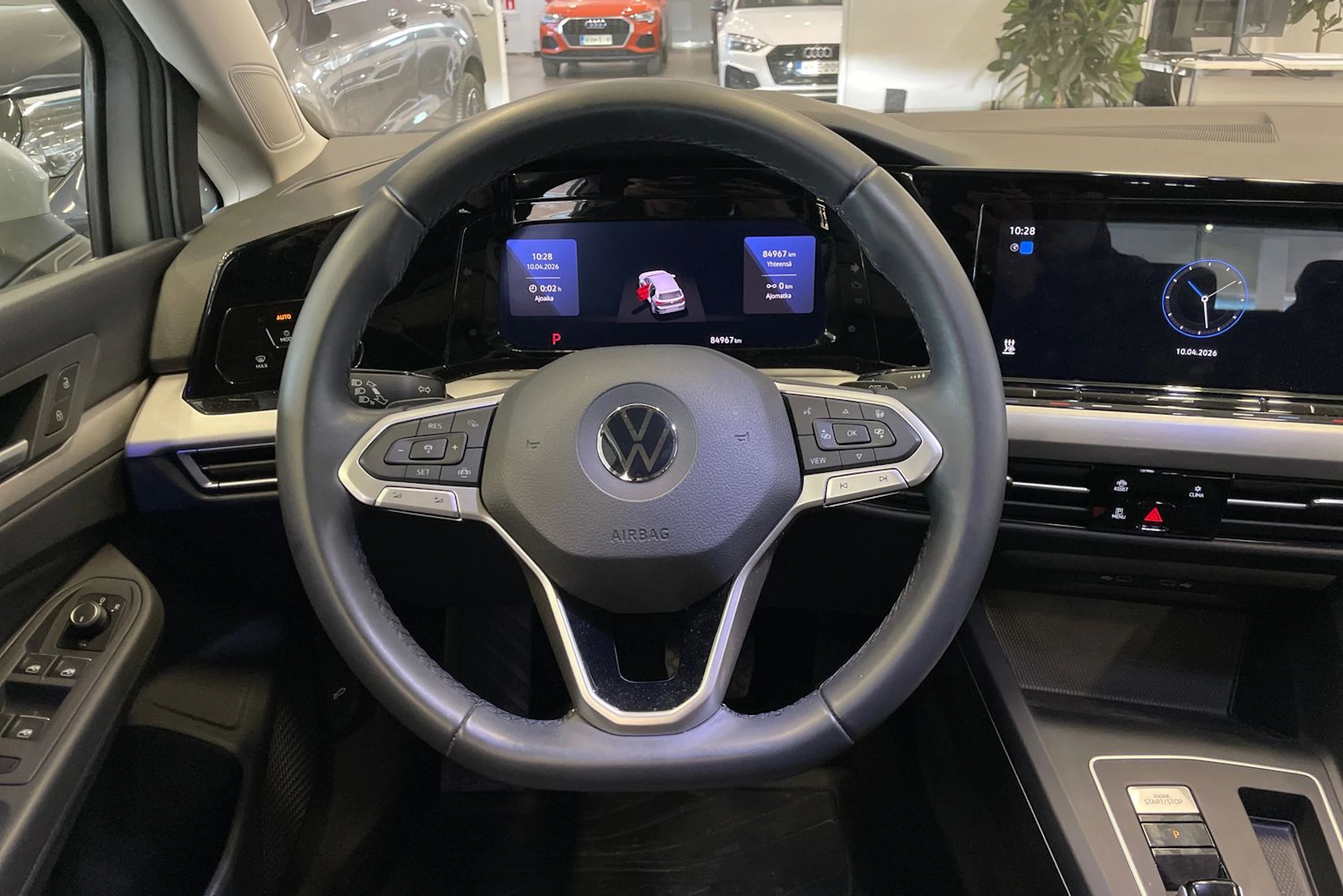 harmaa Volkswagen Golf 2022 kuva 11.