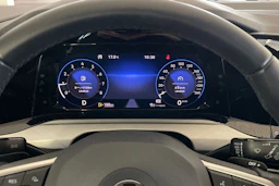 harmaa Volkswagen Golf 2022 kuva 13.